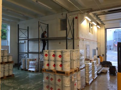 Utvikling av et lagerhyllesystem i et Teknos-lager 4